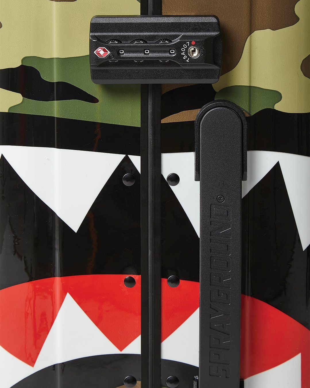 SHARKNAUTICS (CAMO) 21.5 CARRY-ON LUGGAGE - Image 4